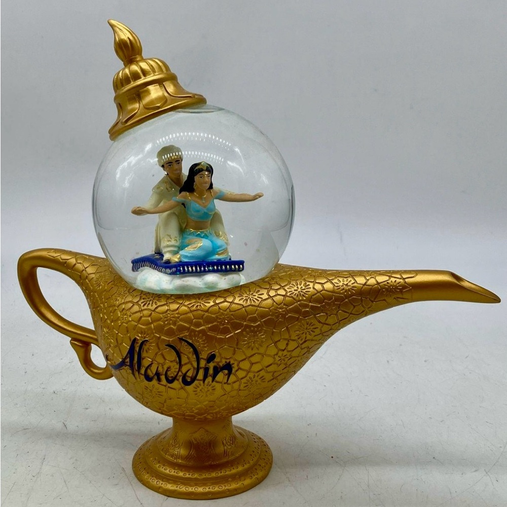Rare Disney Aladdin & Jasmine Snow Globe Musical Box Figurine Toy Magic Lamp